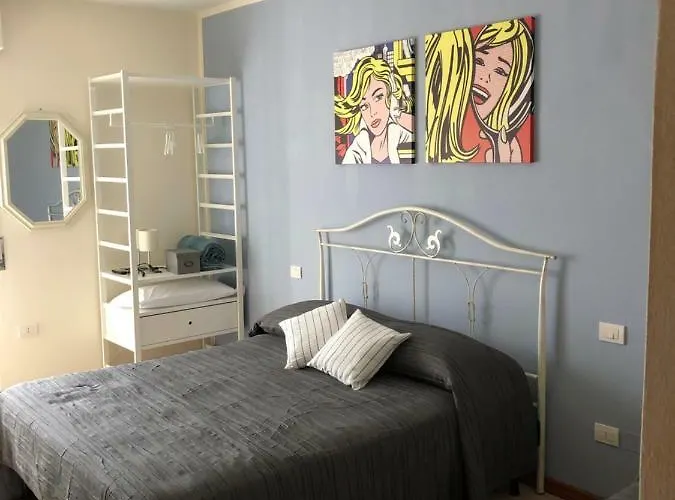 Irides A Un Passo Dai Parchi Divertimento بيت ضيافة لاتيزي