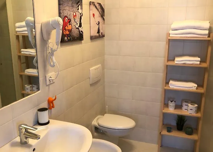 Irides A Un Passo Dai Parchi Divertimento بيت ضيافة لاتيزي