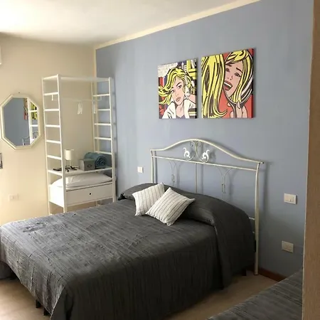 Irides A Un Passo Dai Parchi Divertimento Guest house Lazise