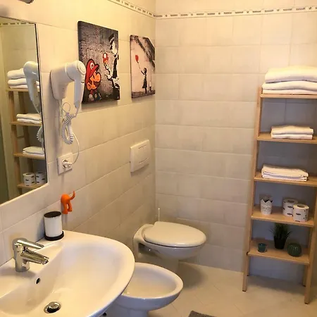 Irides A Un Passo Dai Parchi Divertimento Guest house Lazise